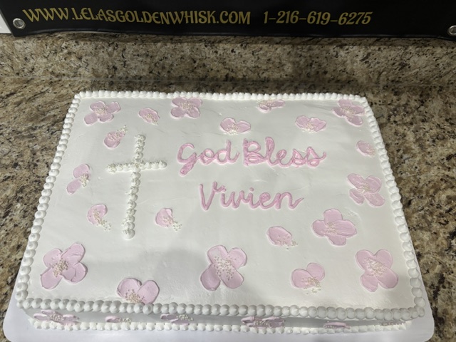 Retirement cake decorated with a black clock face