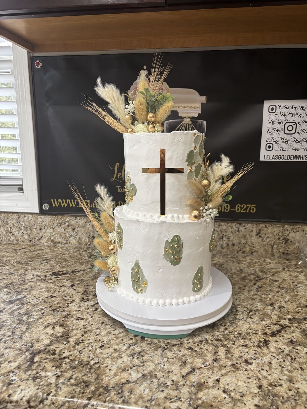 White and gold cross cake