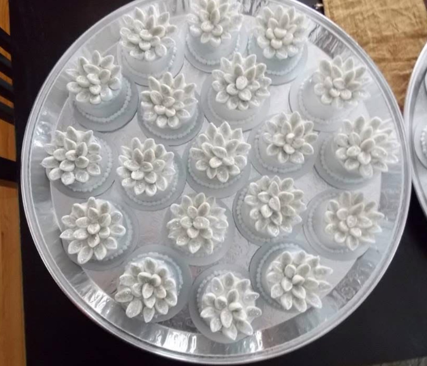 White floral cupcakes
