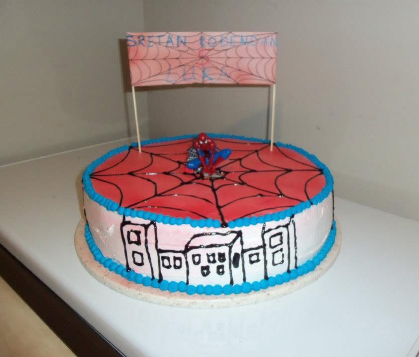 Basketball-themed cake